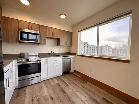2226 NW 58th St, Seattle, WA 98107