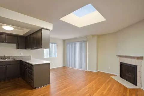 3974 Moore St, Los Angeles, CA 90066