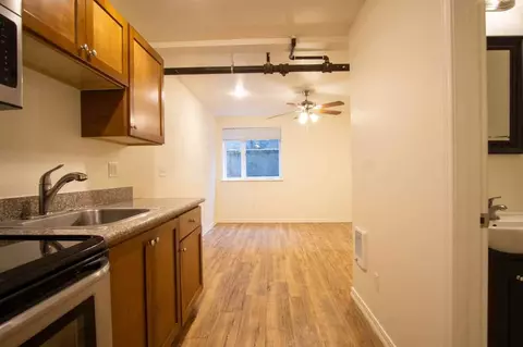 15 56075625 E Burnside St 15 Ne 57th Ave, Portland, OR 97215