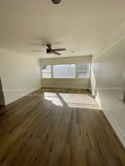 621 E 6th St, Long Beach, CA 90802 photo 2
