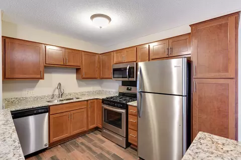 1813 Trailway Dr, Eagan, MN 55122 photo 22