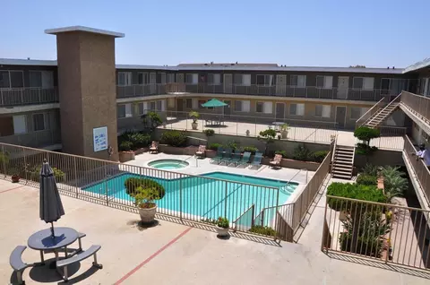 13750 Lemoli Ave, Hawthorne, CA 90250