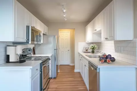 10212 NE 68th St, Kirkland, WA 98033