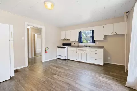1012 Clay St, Cedar Falls, IA 50613 photo 2