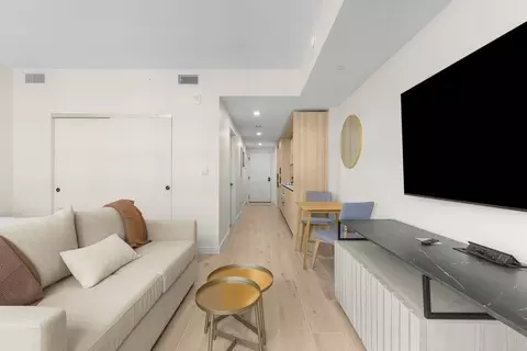 225 N Miami Ave, Miami, FL 33128
