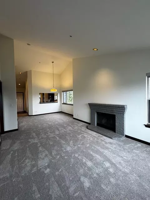 12118 SE 31st St, Bellevue, WA 98005