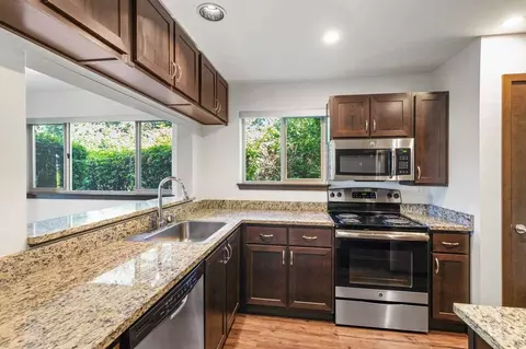 12118 SE 31st St, Bellevue, WA 98005