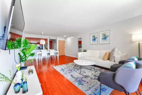 1 NW 12th St, Miami, FL 33136