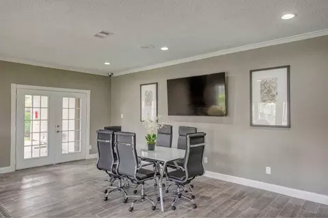 9850 Meadowglen Ln, Houston, TX 77042 photo 10