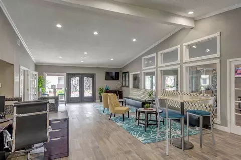 9850 Meadowglen Ln, Houston, TX 77042 photo 12