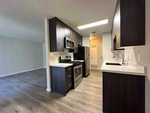 555 Douglas St, West Sacramento, CA 95605