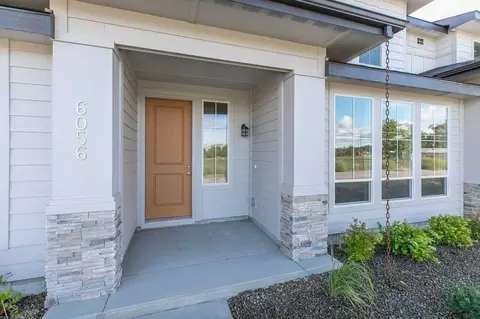 6077 N Tarako Ave, Boise City, ID 83714