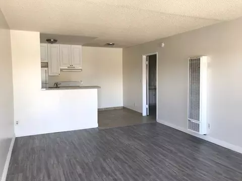 21106 Parthenia St, Canoga Park, CA 91304