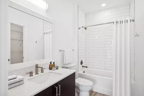 3950 Garden City Dr, Hyattsville, MD 20785 photo 11
