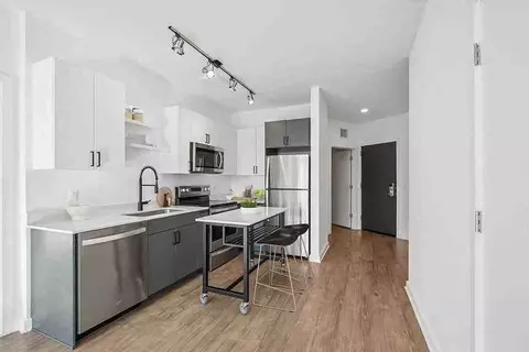 3950 Garden City Dr, Hyattsville, MD 20785 photo 13