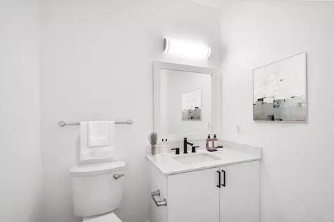 3950 Garden City Dr, Hyattsville, MD 20785 photo 18