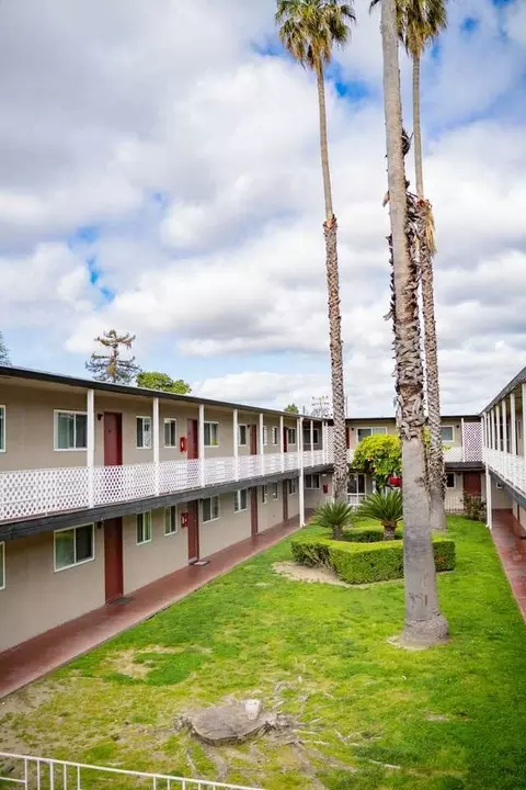 Fairmont Dr, San Leandro, CA 94578