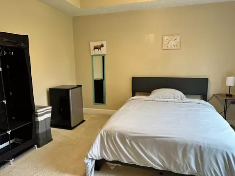 323 Fox Hill Rd, Hampton, VA 23669