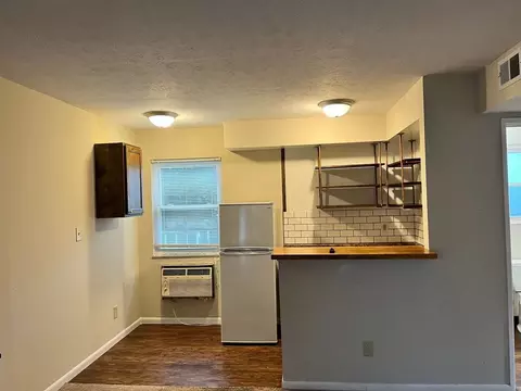 695 Riverview Dr, Columbus, OH 43202 photo 2