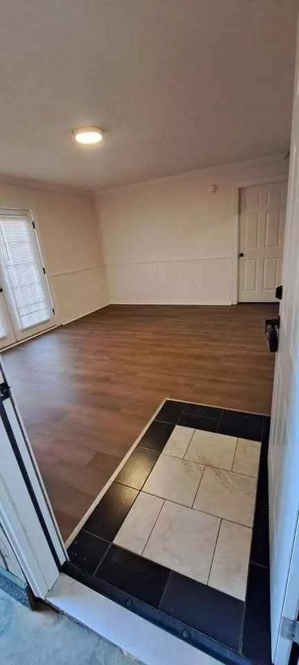 2103 W Beebe Capps Expy, Searcy, AR 72143