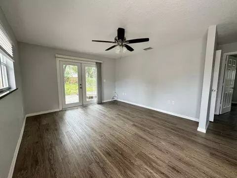 1060 Indian Beach Dr, Sarasota, FL 34234