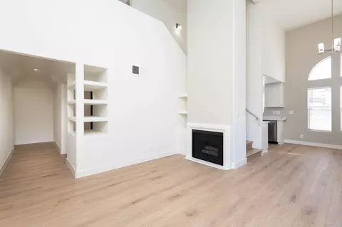 10740 Woodbine St, Los Angeles, CA 90034