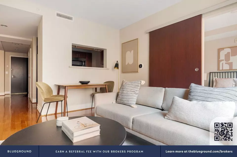  2221 I St NW, Washington, DC 20037 photo 4