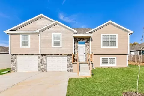 1803 NW Hilltop Ln, Grain Valley, MO 64029 photo 5