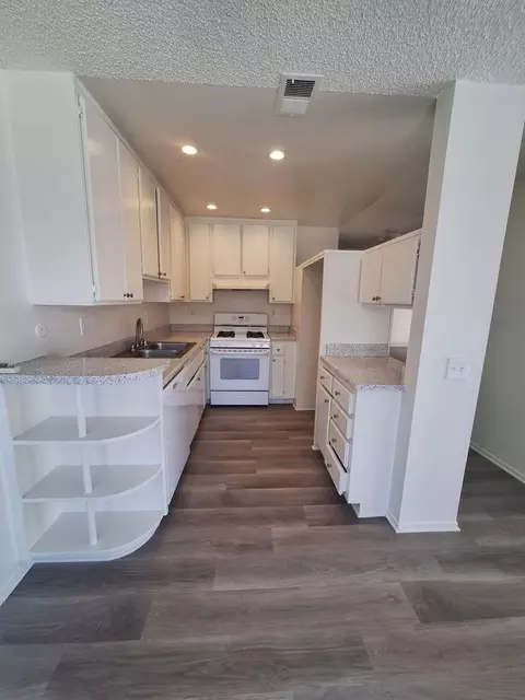 489 S Chatham Cir, Anaheim, CA 92806