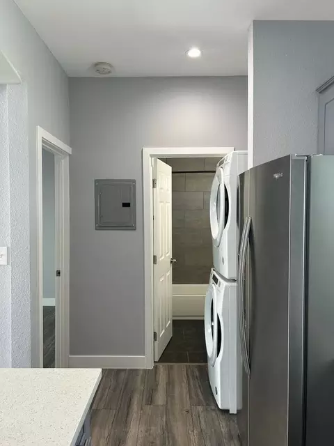 845 E 6th St, Long Beach, CA 90802 photo 8