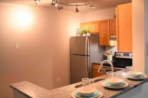 806 Riverwalk Dr, Waukesha, WI 53188