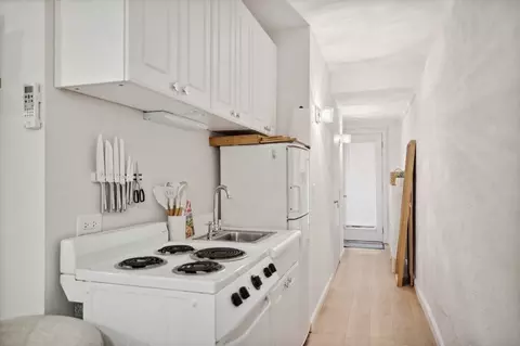 1425 P St NW, Washington, DC 20005 photo 3