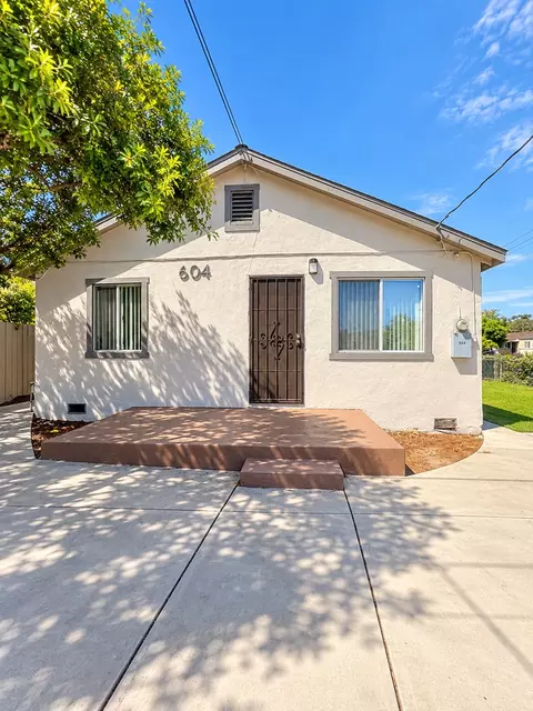 633 S Johnson Ave, El Cajon, CA 92020