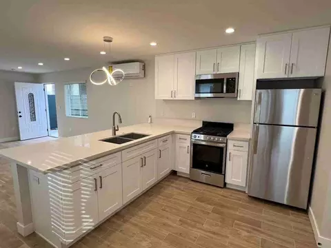 9027 Lindley Ave, Los Angeles, CA 91325