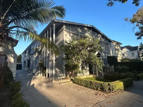 204 S Arnaz Dr, Beverly Hills, CA 90211