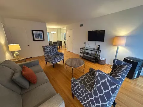 204 S Arnaz Dr, Beverly Hills, CA 90211