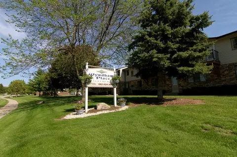 n114w15775 W15929 Sylvan Cr, Germantown, WI 53022