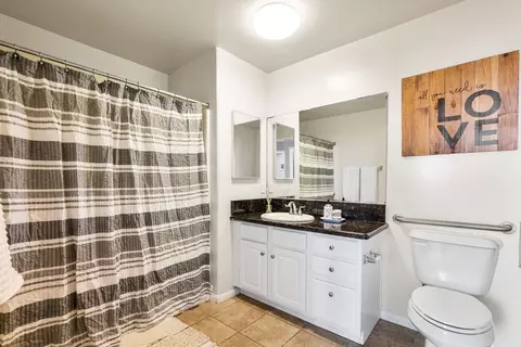 8654 Sunland Blvd, Sun Valley, CA 91352