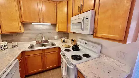 1801 Shore Line Dr, Alameda, CA 94501 photo 4