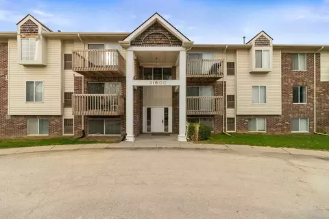 31600 W 9 Mile Rd, Farmington Hills, MI 48336