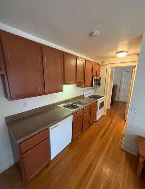 137 Langdon St, Madison, WI 53703