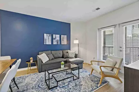 209 S Kings Dr, Charlotte, NC 28204