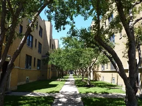 1623 W Belmont Ave, Chicago, IL 60657