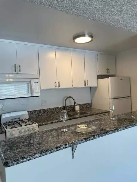 1645 Winona Blvd, Los Angeles, CA 90027