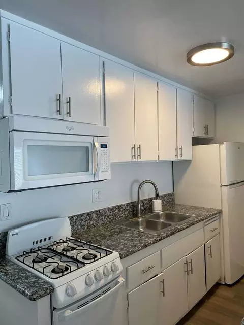 1645 Winona Blvd, Los Angeles, CA 90027 photo 20