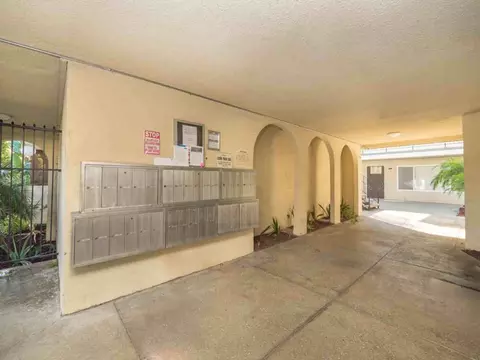 1645 Winona Blvd, Los Angeles, CA 90027 photo 14