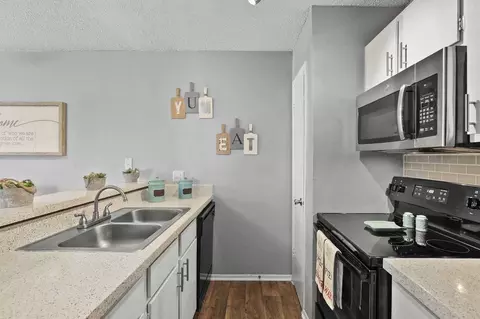 2115 Park Springs Cir, Arlington, TX 76013 photo 7