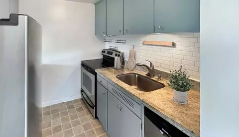 7505 SE 28th St, Mercer Island, WA 98040