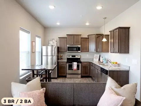 1360 SE Bishop Dr, Waukee, IA 50263