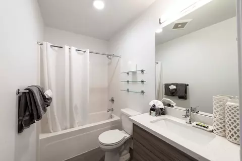 2302 E Denny Way, Seattle, WA 98122 photo 9